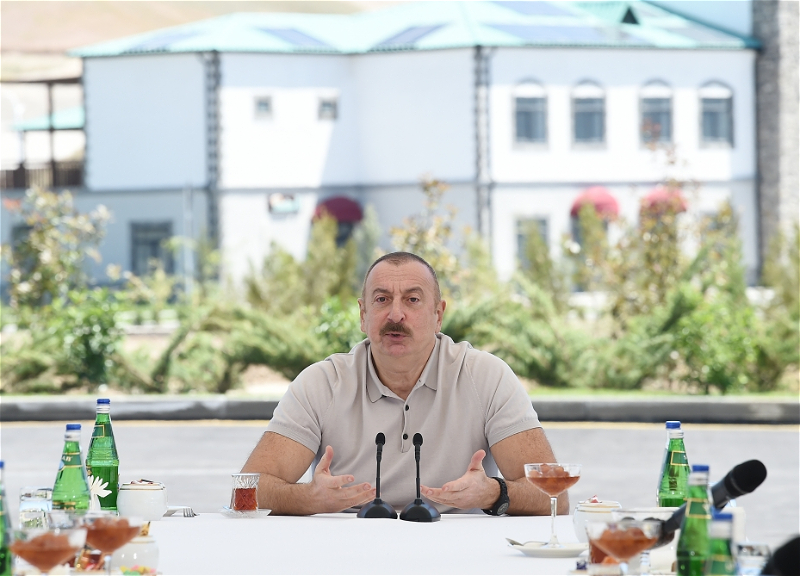 Ильхам Алиев: «Тандем Саргсян-Кочарян, как зайцы, убегали во время Второй Карабахской войны»