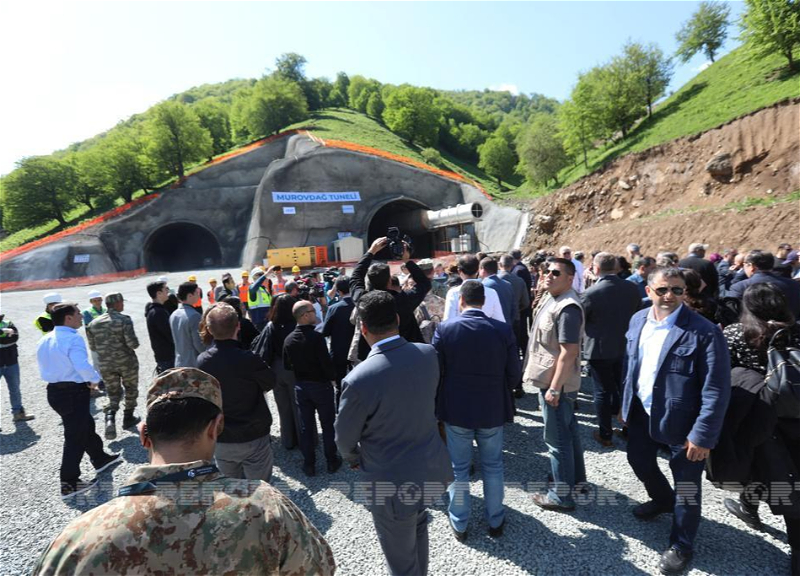 Дипломатов ознакомили со строительством автодороги Тоганы-Кяльбаджар-Истису - ФОТО