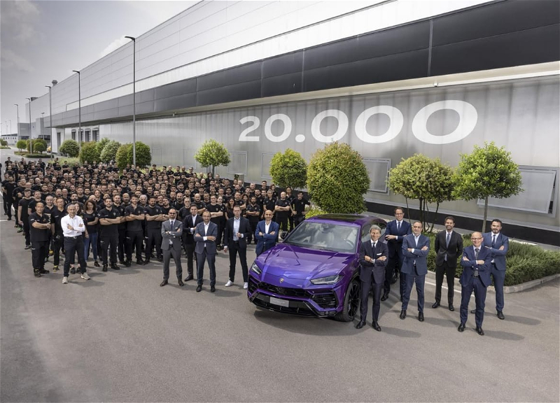 Юбилейный Lamborghini Urus отправят в Азербайджан - ФОТО