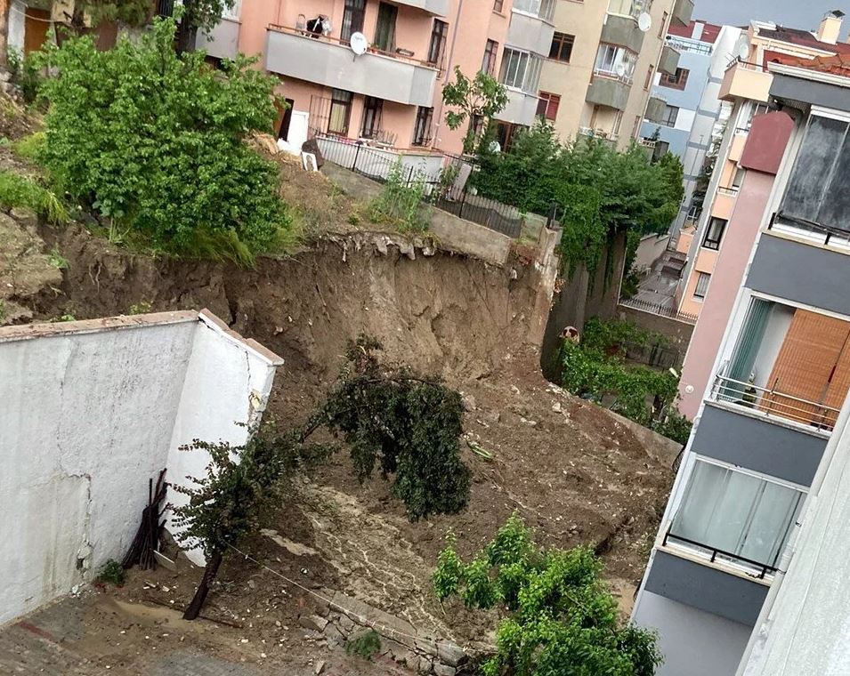 Подпорная стена должна быть надежной и при хозяине