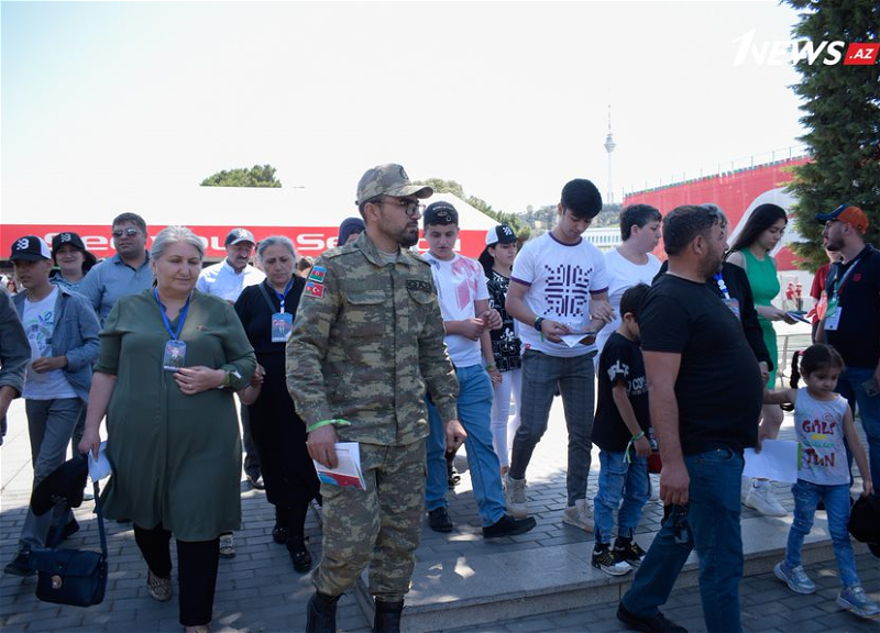Семьи шехидов и гази среди почетных гостей Гран-при Азербайджана Формулы-1 - ФОТО