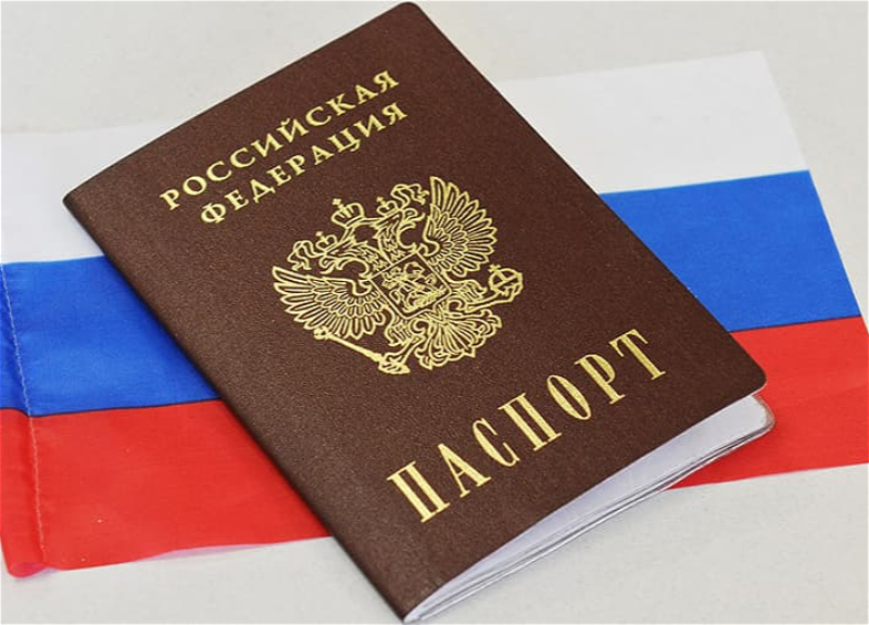 В захваченных украинских городах Мелитополе и Херсоне начали выдавать российские паспорта