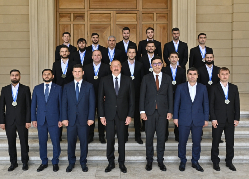 Президент Азербайджана принял членов сборной по мини-футболу - ФОТО - ВИДЕО