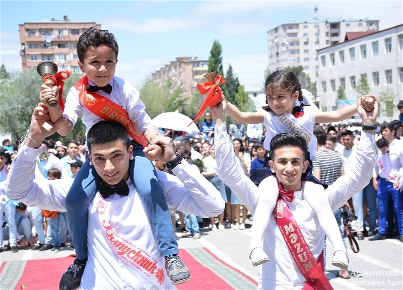 Bu gün Azərbaycanda “Son zəng”dir