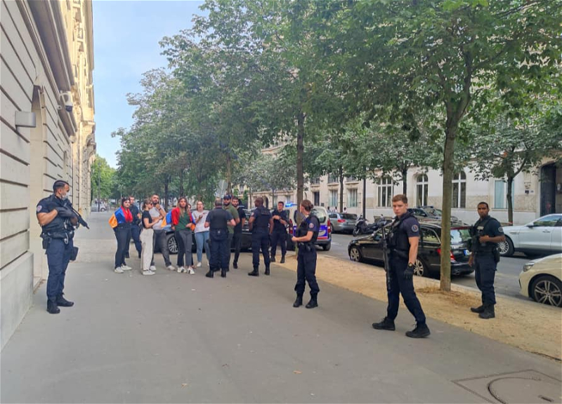 Госкомитет о нападении армян на Азербайджанский центр в Париже: пострадала азербайджанка
