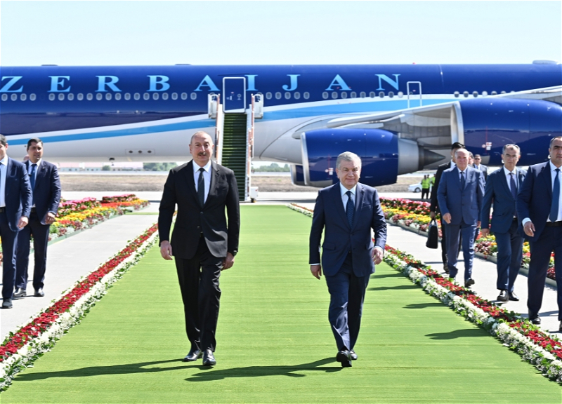 Президент Азербайджана прибыл в узбекский город Ургенч - ФОТО