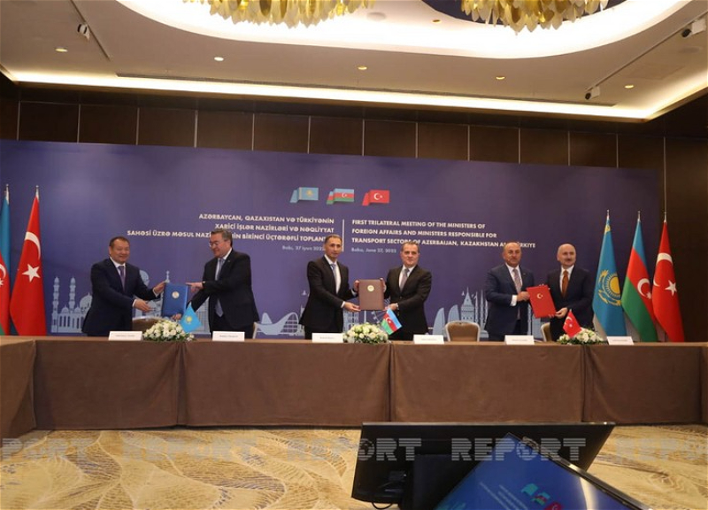 Главами МИД и министрами транспорта трех стран подписана Бакинская декларация - ФОТО
