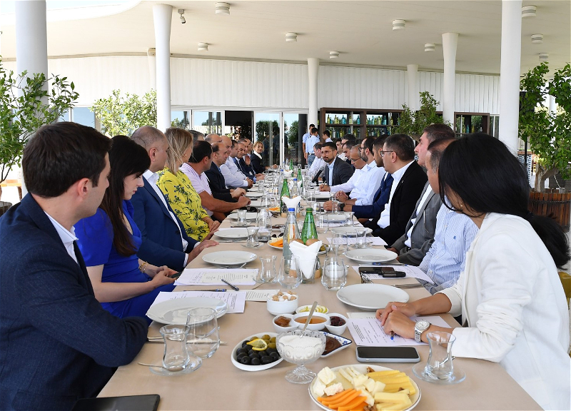 Состоялась встреча доноров и партнеров с представителями Фонда возрождения Карабаха - ФОТО
