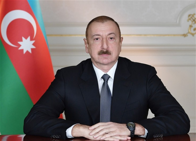 Ильхам Алиев присвоил звание «Заслуженный инженер» сотрудникам морского транспорта