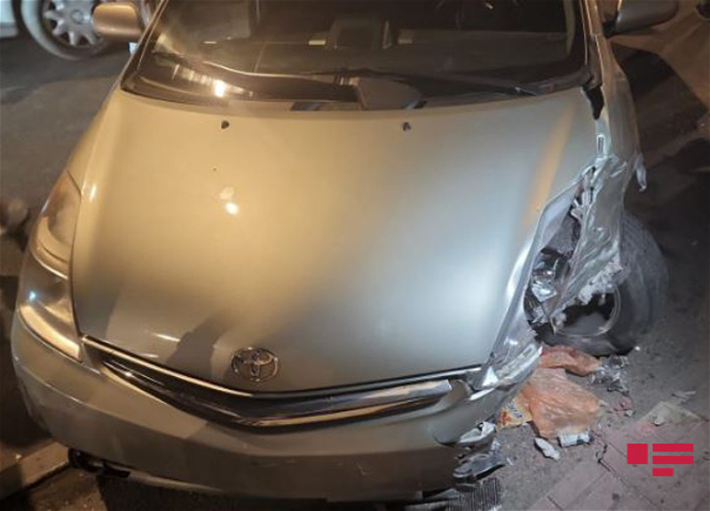 В Баку столкнулись четыре автомобиля, есть пострадавшие - ФОТО