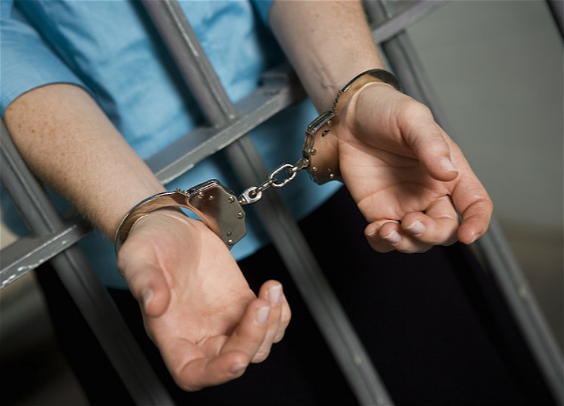 В Азербайджане арестованы за взяточничество должностные лица