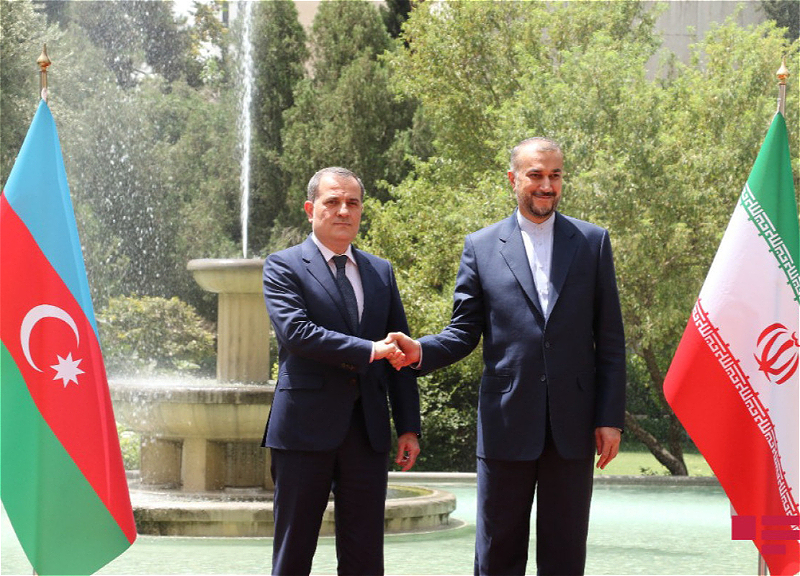 Глава МИД Ирана надеется на развитие торгово-экономических связей с Азербайджаном