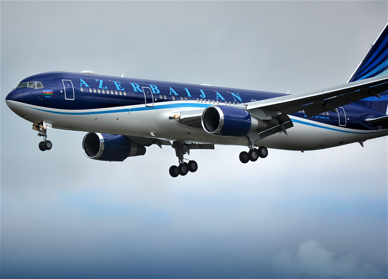 Самолет рейса Баку-Москва вернулся в аэропорт по технической причине