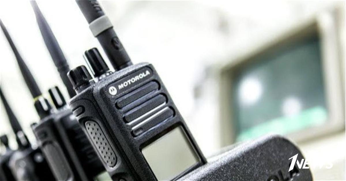 Выбор рации. Motorola solutions. Motorola Radio. Рации Моторола Impress. Двусторонняя связь рация.