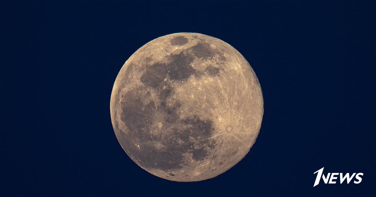 Жас қызбен үйдегі секс