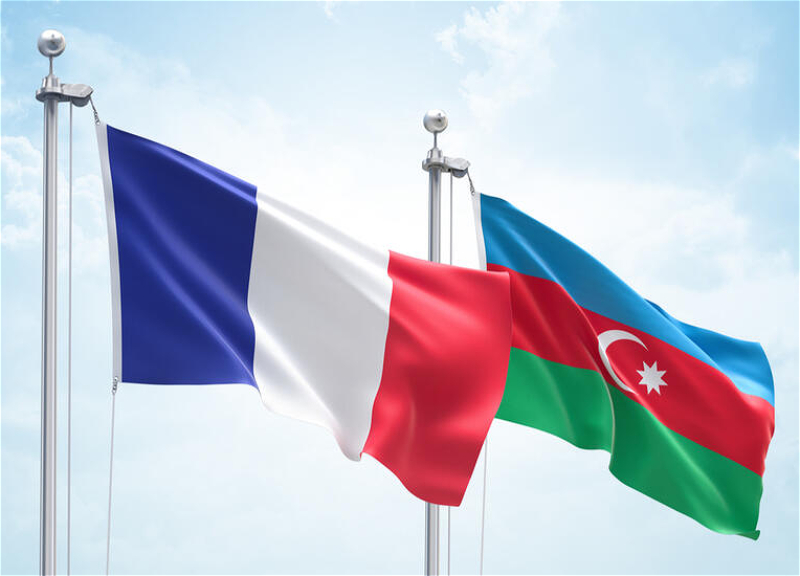 Баку поздравил Францию с национальным праздником