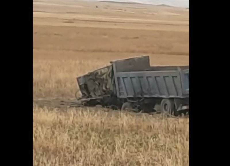 Распространилось видео грузовика, подорвавшегося на мине в Джебраиле – ВИДЕО