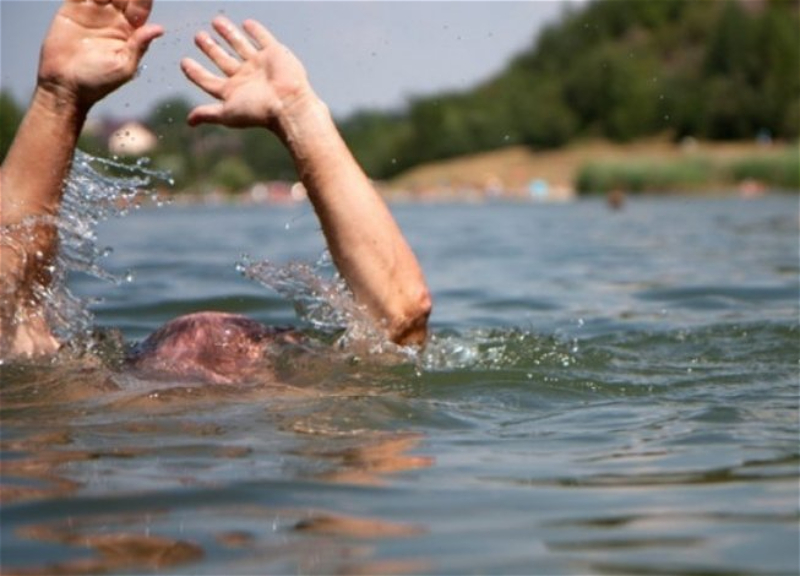 В Шамахе утонули в озере двое юношей