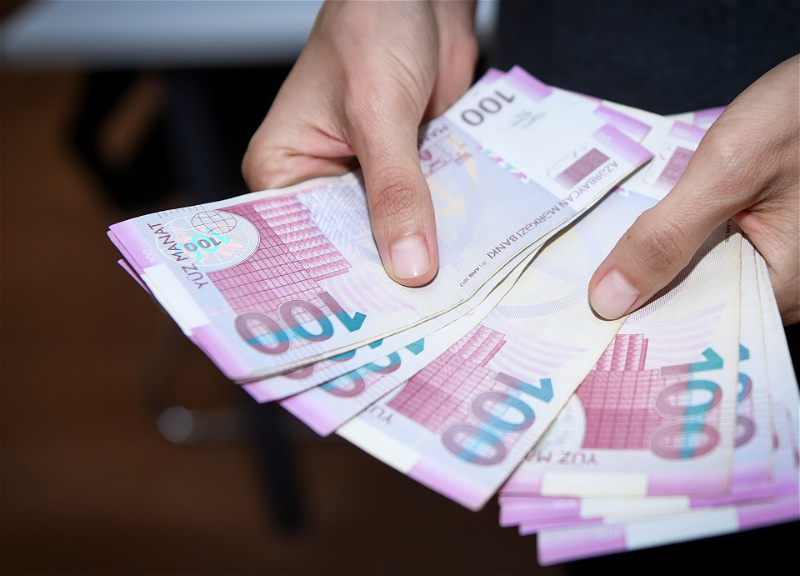 В Азербайджане повышена зарплата председателя и аудиторов Счетной палаты