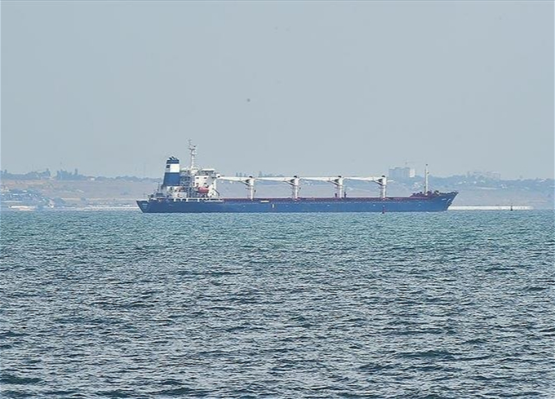 Первый корабль с украинским зерном движется в Ливан