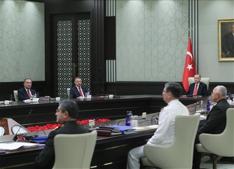 Эрдоган собрал Высший военный совет: В Турции новые командующие ВВС и ВМС