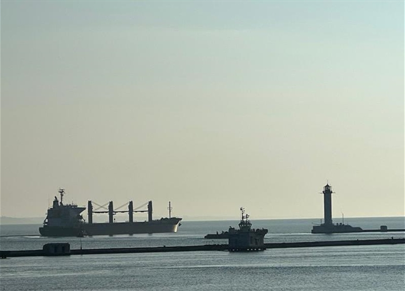 Еще три судна с грузом отбыли из портов Одессы
