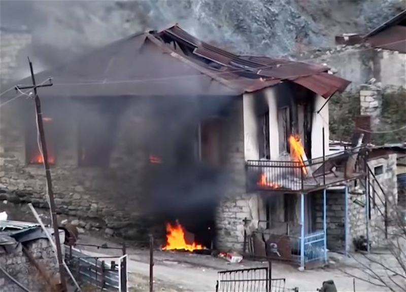 Покидающие Забух армяне хотят сжечь свои дома - ВИДЕО