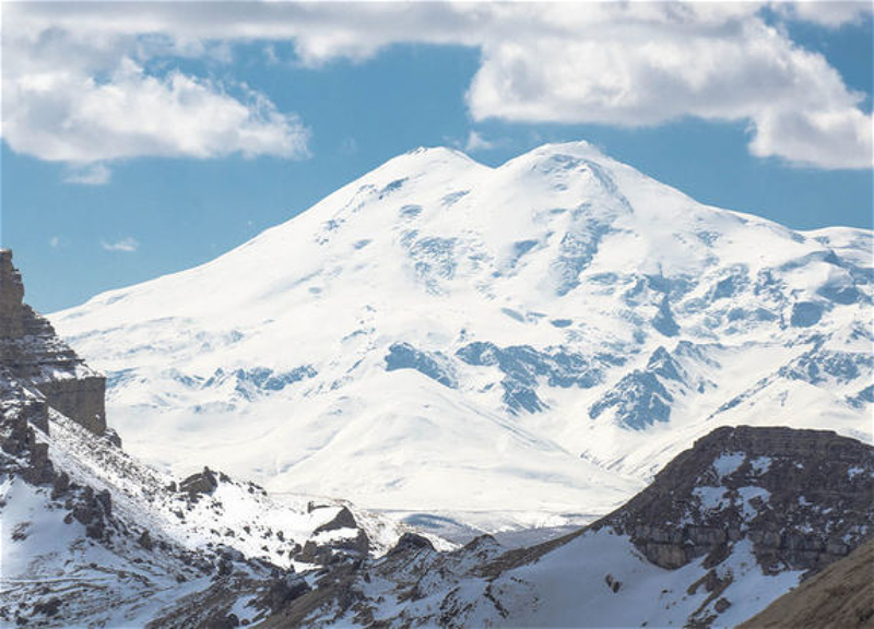 Альпинист погиб в горах Эльбруса