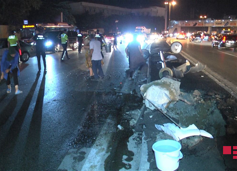 В Баку столкнулись 6 автомобилей: есть пострадавшие - ФОТО