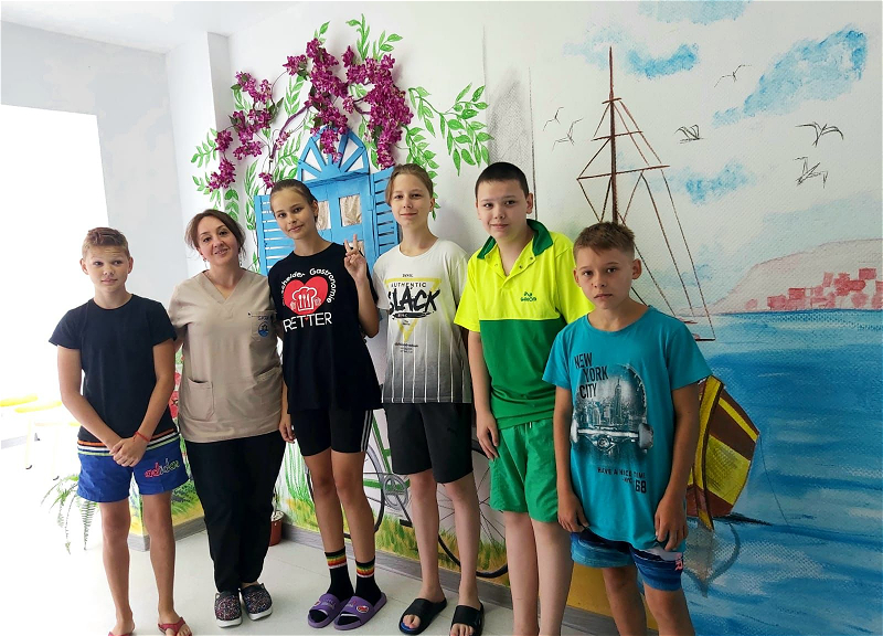 Valideyn himayəsindən məhrum olan 28 ukraynalı uşaq Bakıda reabilitasiya kursu keçirlər - FOTO