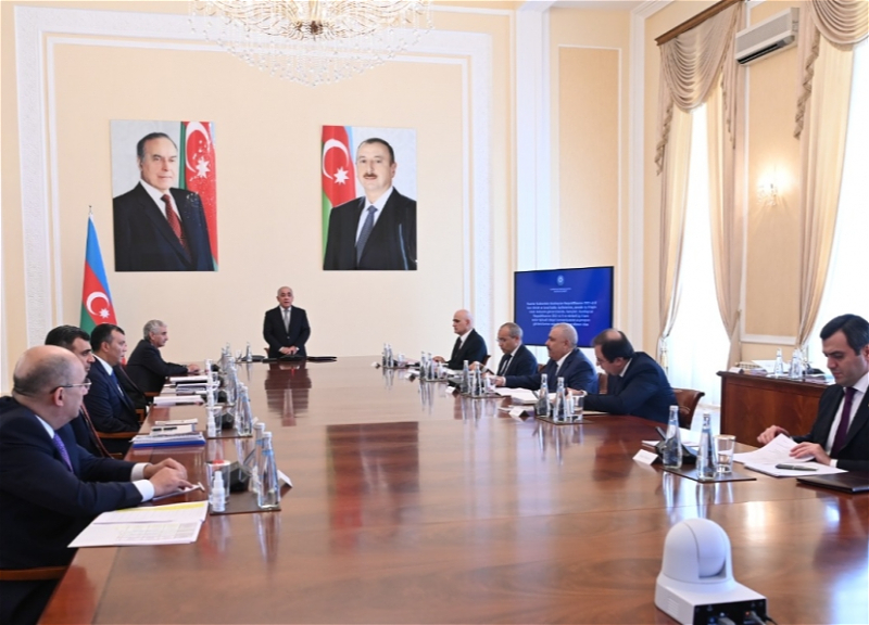 В Кабмине Азербайджана обсуждены проекты бюджета на следующий год - ФОТО