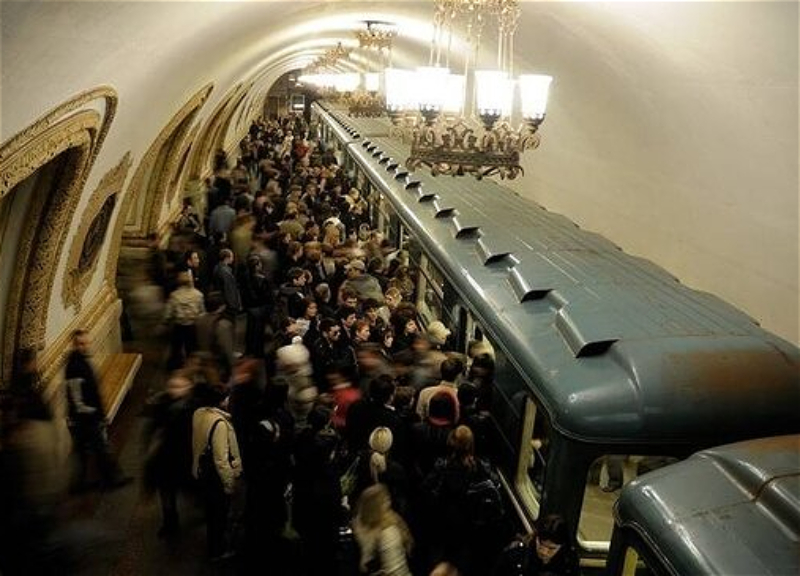 Почему в Бакинском метро большие интервалы в час пик? - Официальный ответ
