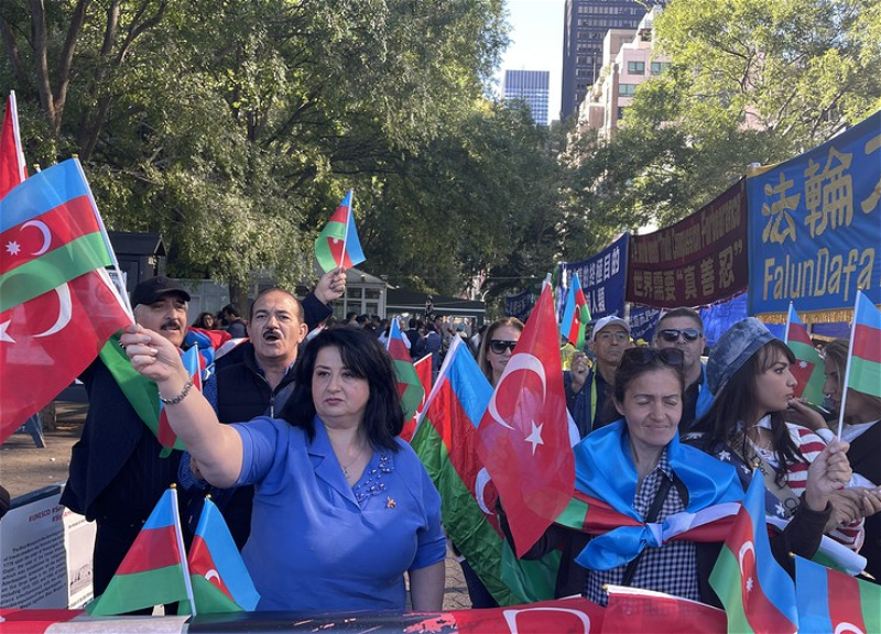 Азербайджанцы провели акцию перед штаб-квартирой ООН в Нью-Йорке - ФОТО