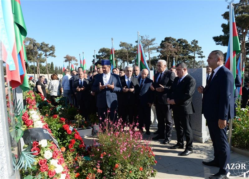 Азербайджанский народ с глубоким уважением чтит память шехидов Отечественной войны – ФОТО