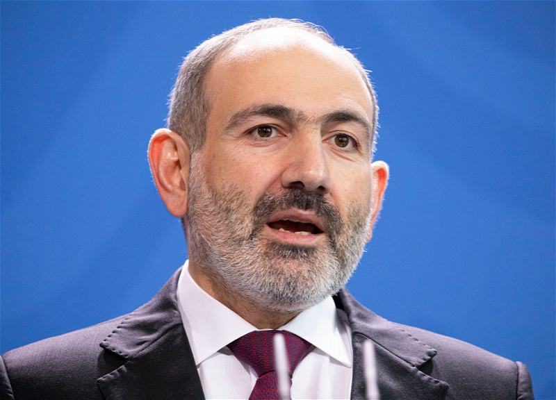 Пашинян заявил, что Азербайджан блокирует поставки вооружения в Армению