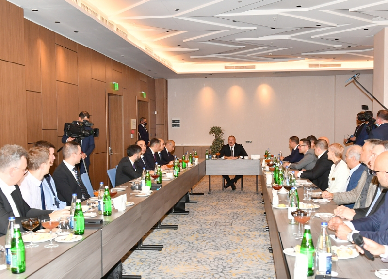 Президент Ильхам Алиев встретился с представителями бизнес-кругов Болгарии - ФОТО