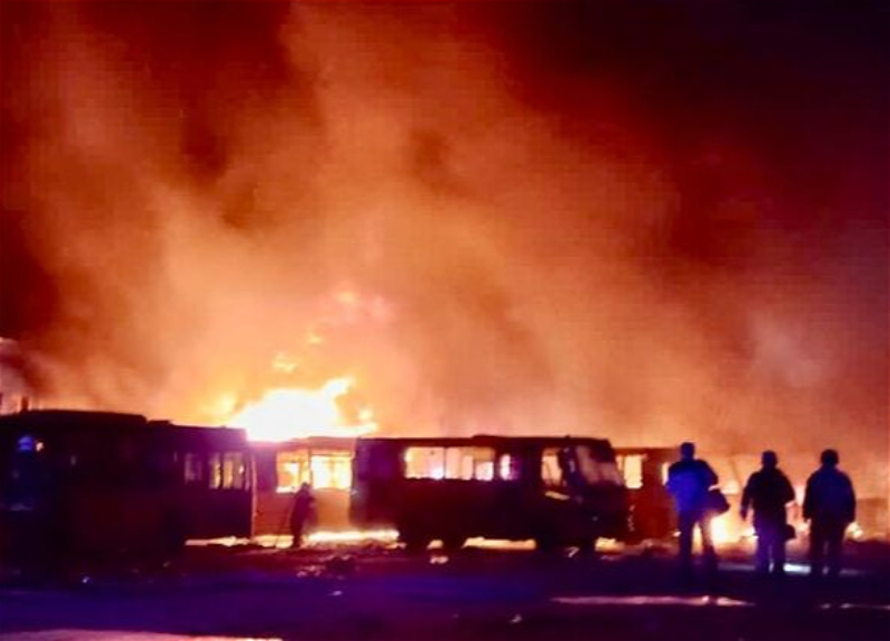 В результате удара по Днепру сгорели более 52 автобусов, один человек погиб - ФОТО