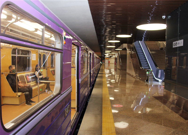 Станции фиолетовой линии вновь открыты до 12 часов ночи