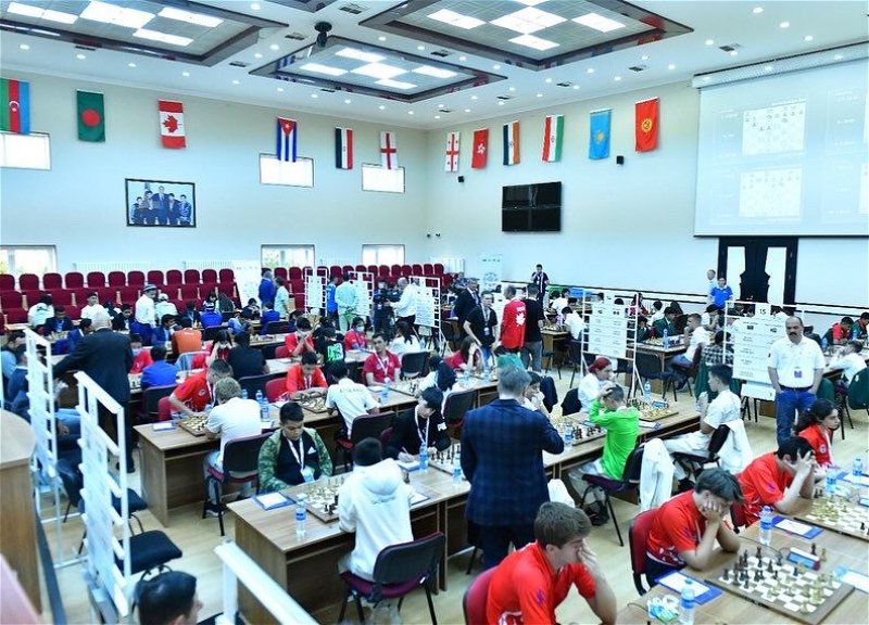 Первая команда Азербайджана - в группе лидеров Юношеской шахматной олимпиады в Нахчыване