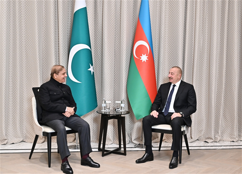 Президент Азербайджана встретился в Казахстане с премьер-министром Пакистана