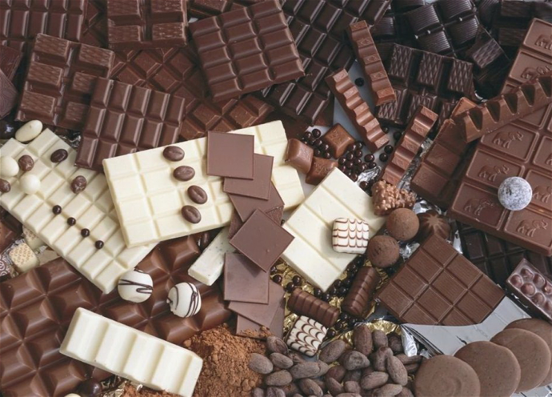 В Баку уволили складчика, съевшего на работе 112 шоколадок – ВИДЕО