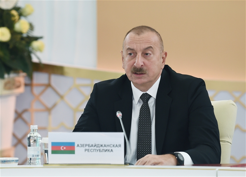 Ильхам Алиев назвал слова Макрона оскорбительными, лживыми и провокационными
