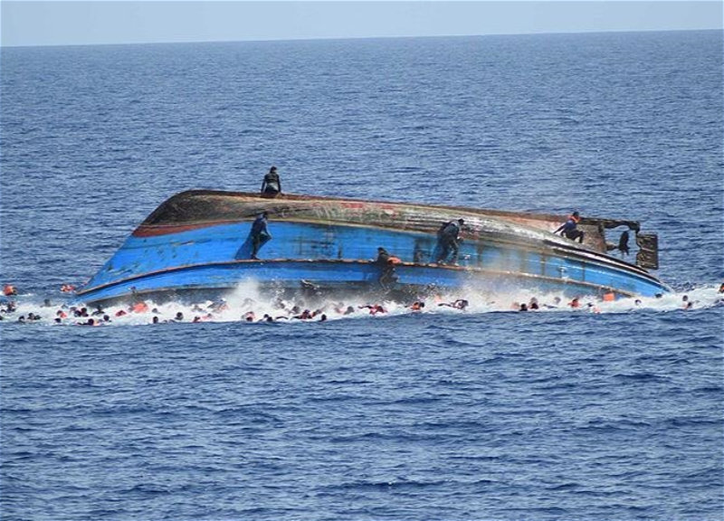При крушении судна на востоке Индии погибли 7 человек