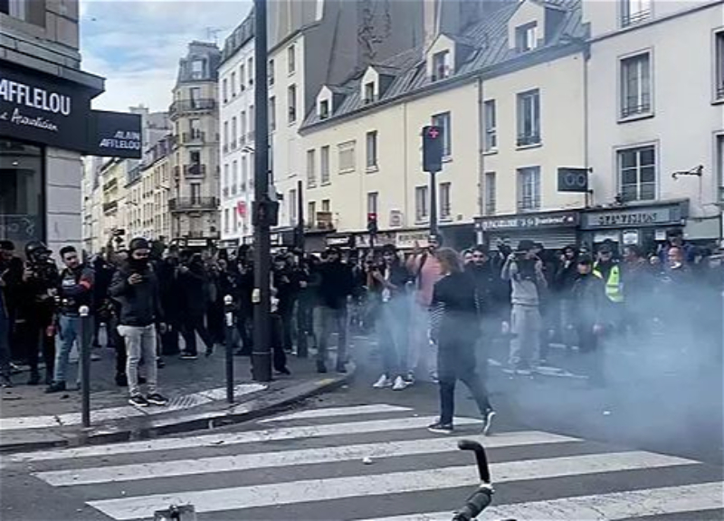На манифестации в Париже произошли беспорядки - ВИДЕО