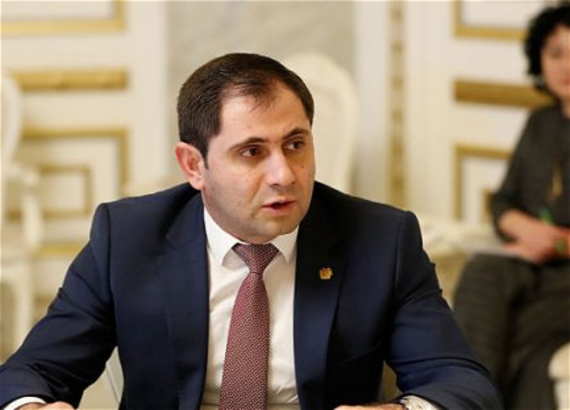 Министр обороны Армении отправился в Индию