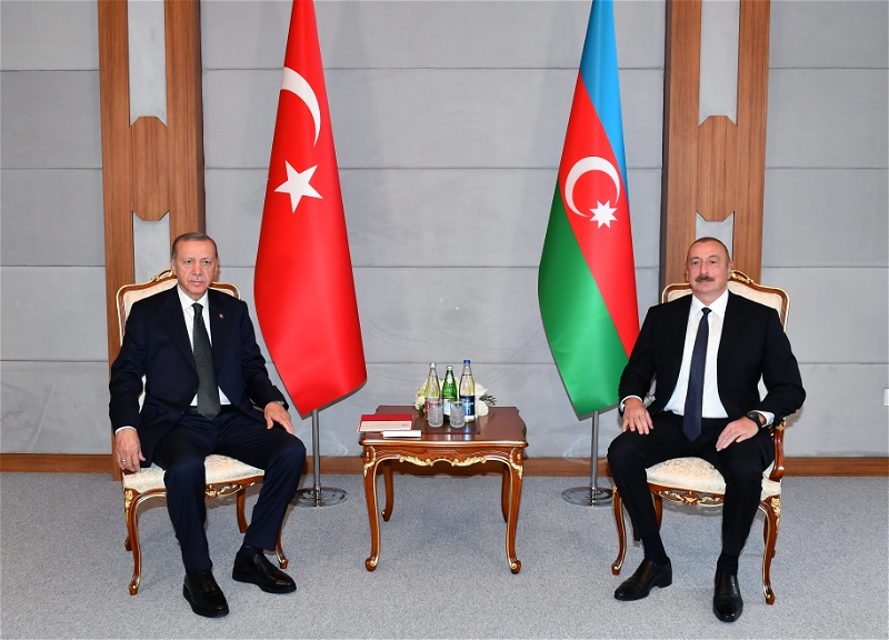 Ильхам Алиев и Реджеп Тайип Эрдоган проводят встречу один на один - ФОТО