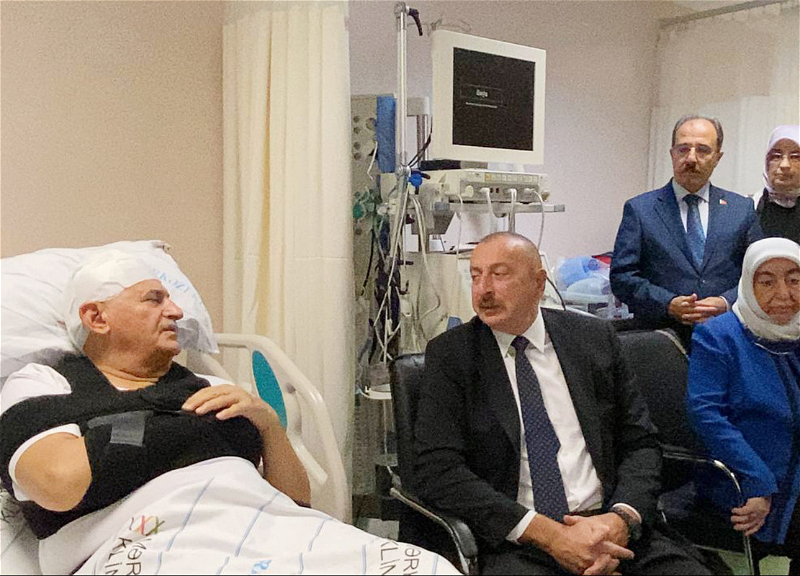 Prezident Binəli Yıldırıma və Şamil Ayrıma xəstəxanada baş çəkib - FOTO