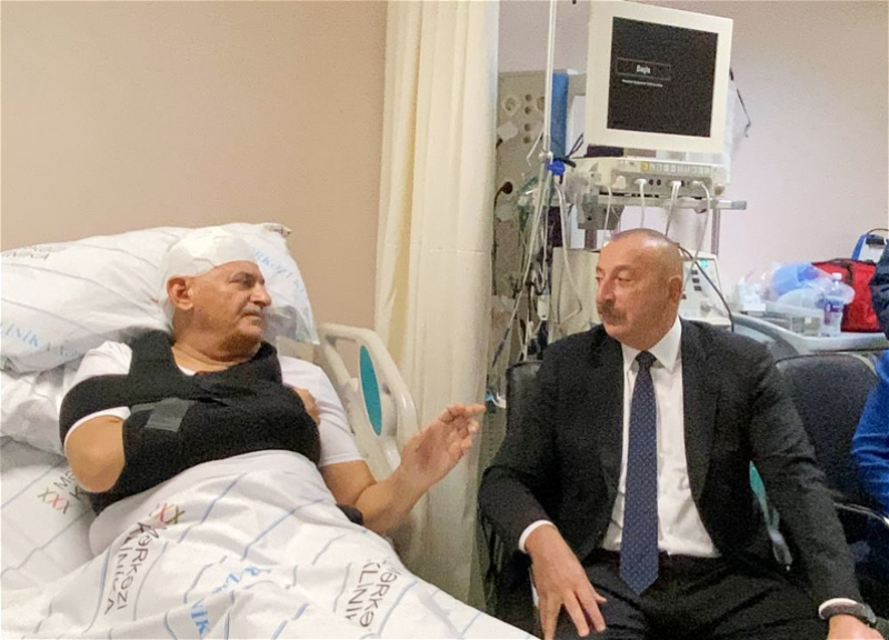 Ильхам Алиев навестил в больнице Бинали Йылдырыма, Шамиля Айрыма и Огузхана Демирчи - ФОТО