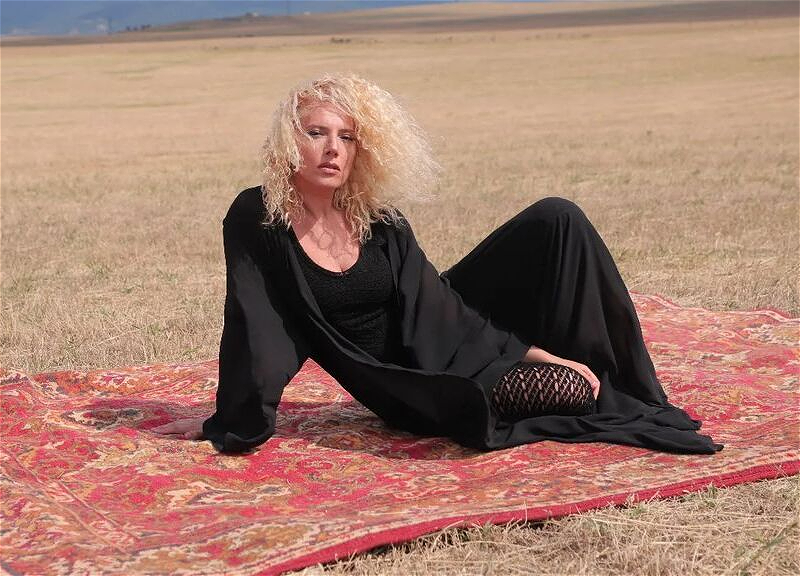 Известная грузинская певица исполнила песню «Sarı gəlin» и сняла на нее клип – ВИДЕО