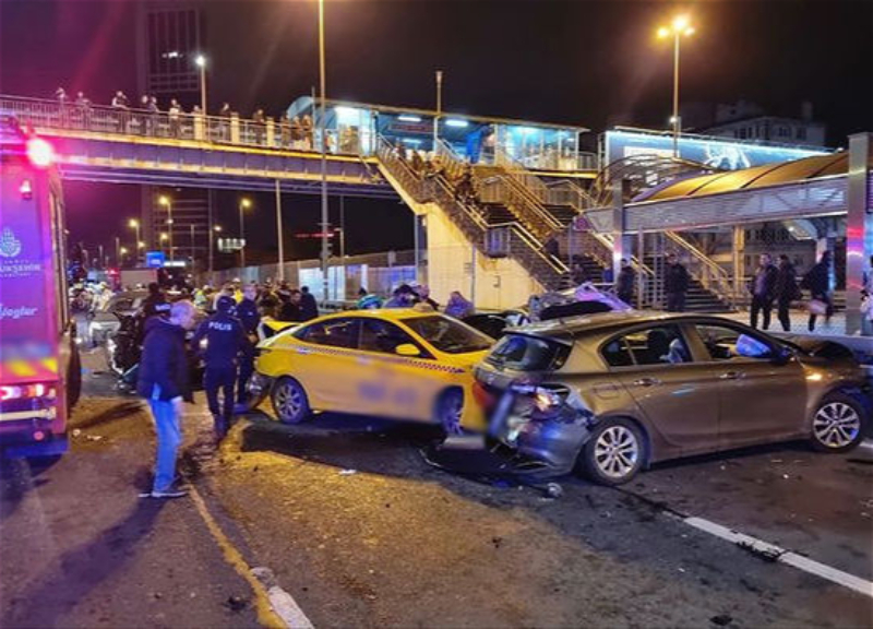 Цепная авария в Стамбуле: столкнулись 13 машин, есть пострадавшие – ФОТО – ВИДЕО